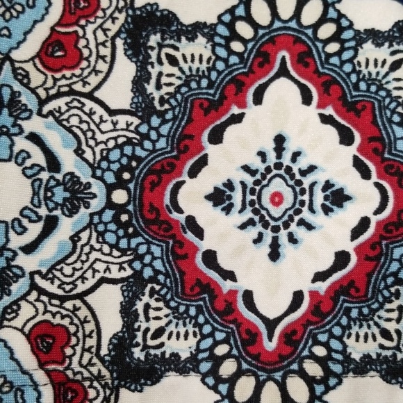 G Collection‎ Tunic - Picture 3 of 6